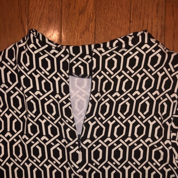 🙃Crown and Ivy Bell Sleeve Blouse🙃 - Picture 2 of 8